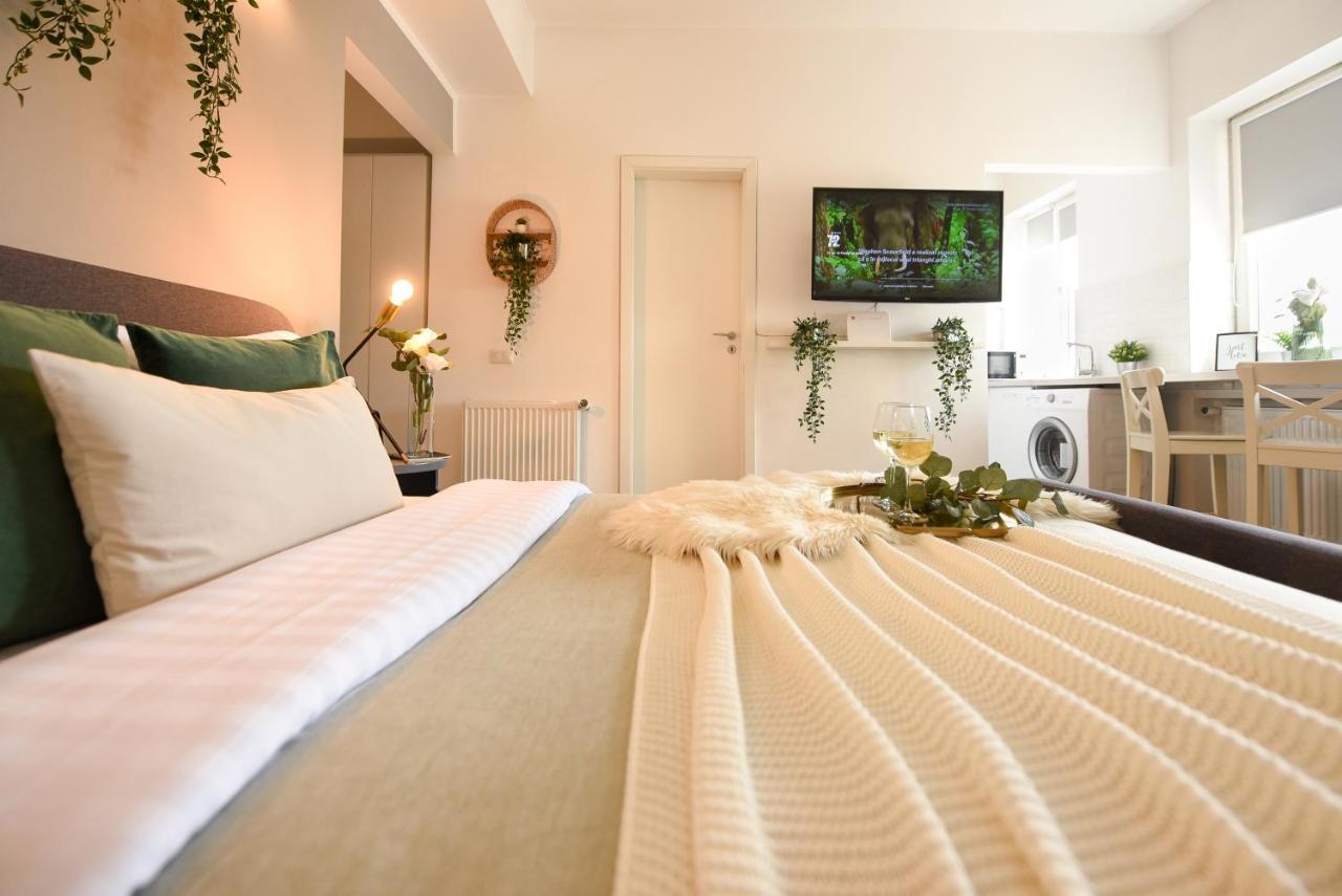 Read All About It - Stylish Central Studio Bucureşti Exterior foto