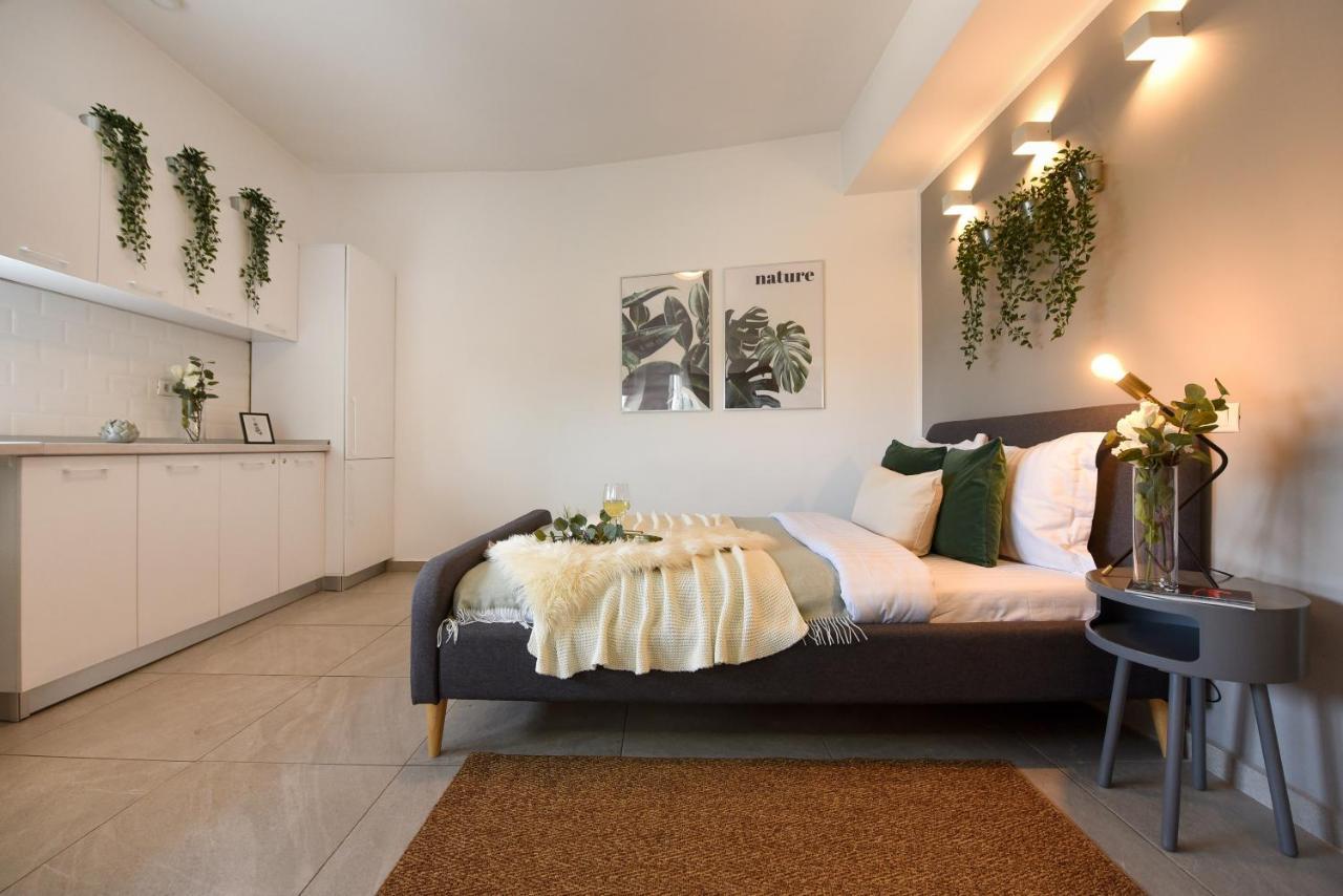 Read All About It - Stylish Central Studio Bucureşti Exterior foto
