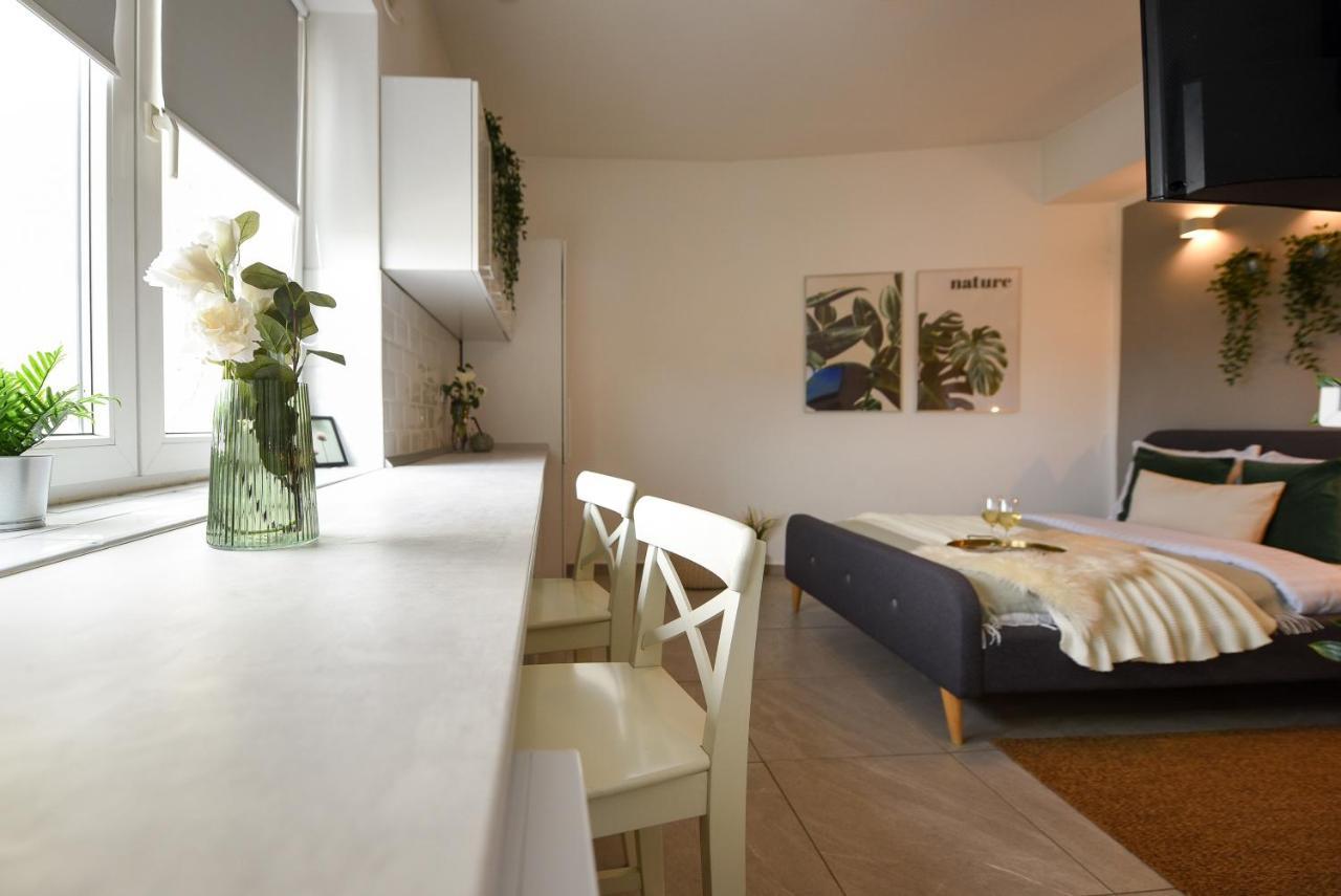 Read All About It - Stylish Central Studio Bucureşti Exterior foto